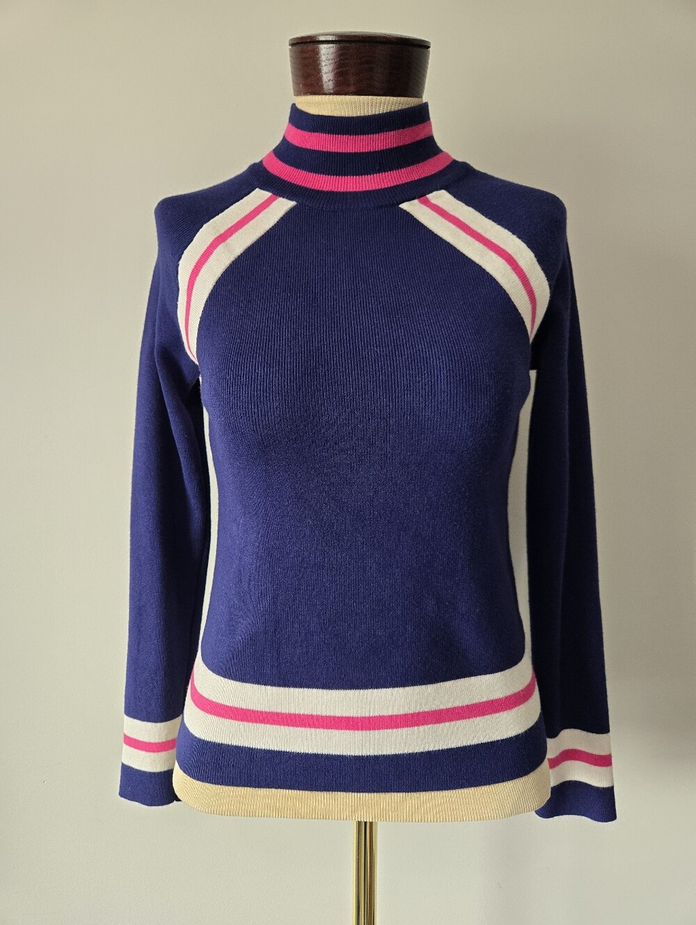 QED London Navy Sweater with Pink and Cream Trim. Retro 70s. Size Small